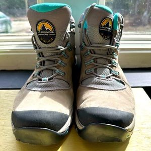 LA SPORTIVA FC 41.5 hiking boots leather lace up gore tex waterproof womens 10
